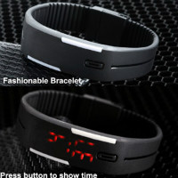 Gizmobaba: Get 80% off Digital Fashion Bracelet LED Watch Orders