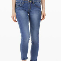 American Swan: Get up to 60% off Women's Casual Denim Jeans Orders